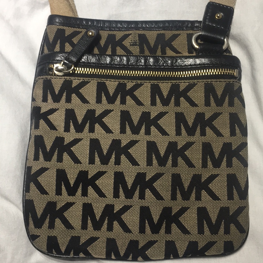 Preloved Michael Kors Crossbody bag